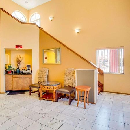 Econo Lodge Inn & Suites Albuquerque East I-40 Eubank Exit Dış mekan fotoğraf