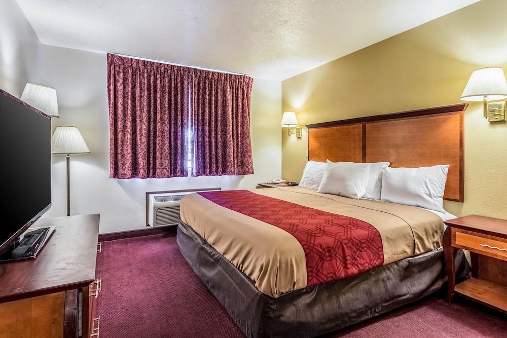 Econo Lodge Inn & Suites Albuquerque East I-40 Eubank Exit Dış mekan fotoğraf