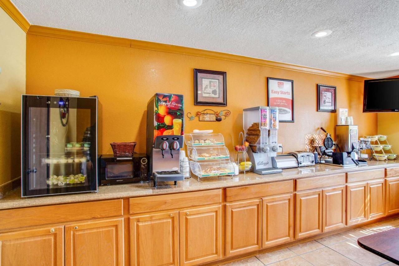 Econo Lodge Inn & Suites Albuquerque East I-40 Eubank Exit Dış mekan fotoğraf