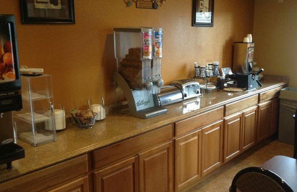 Econo Lodge Inn & Suites Albuquerque East I-40 Eubank Exit Dış mekan fotoğraf