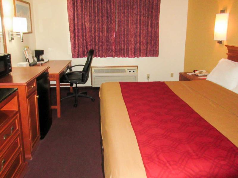 Econo Lodge Inn & Suites Albuquerque East I-40 Eubank Exit Dış mekan fotoğraf