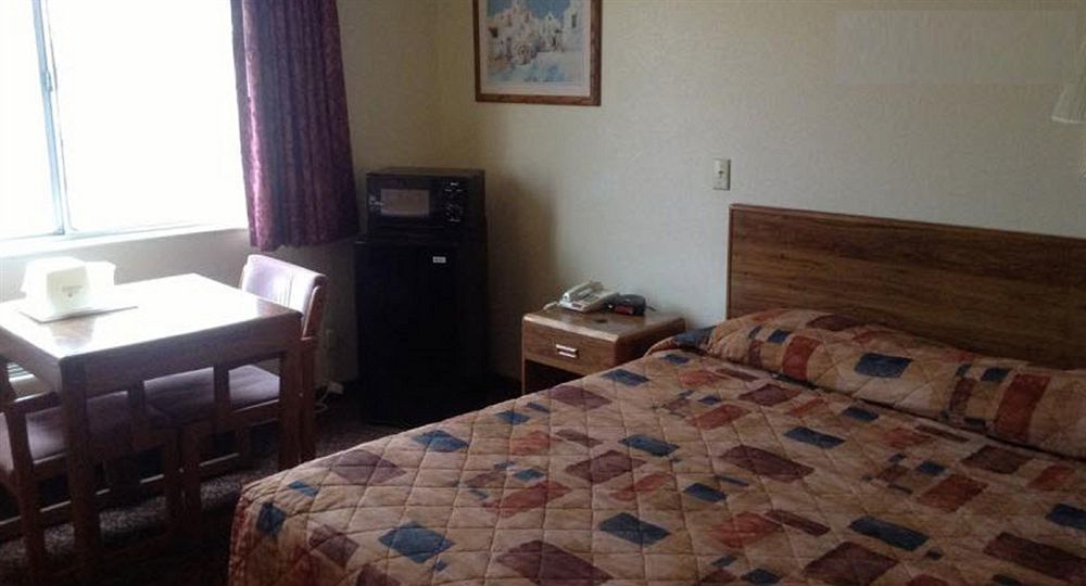 Econo Lodge Inn & Suites Albuquerque East I-40 Eubank Exit Dış mekan fotoğraf