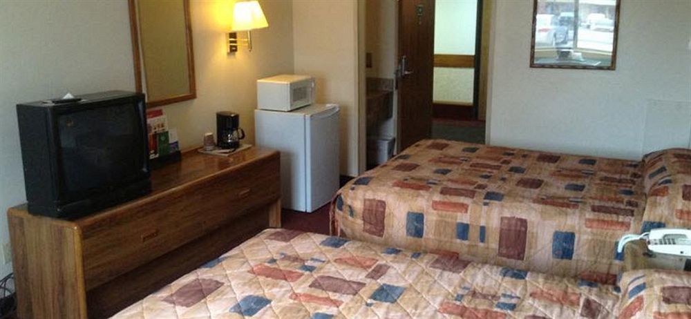 Econo Lodge Inn & Suites Albuquerque East I-40 Eubank Exit Dış mekan fotoğraf