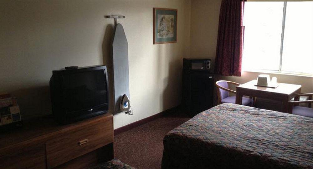 Econo Lodge Inn & Suites Albuquerque East I-40 Eubank Exit Dış mekan fotoğraf